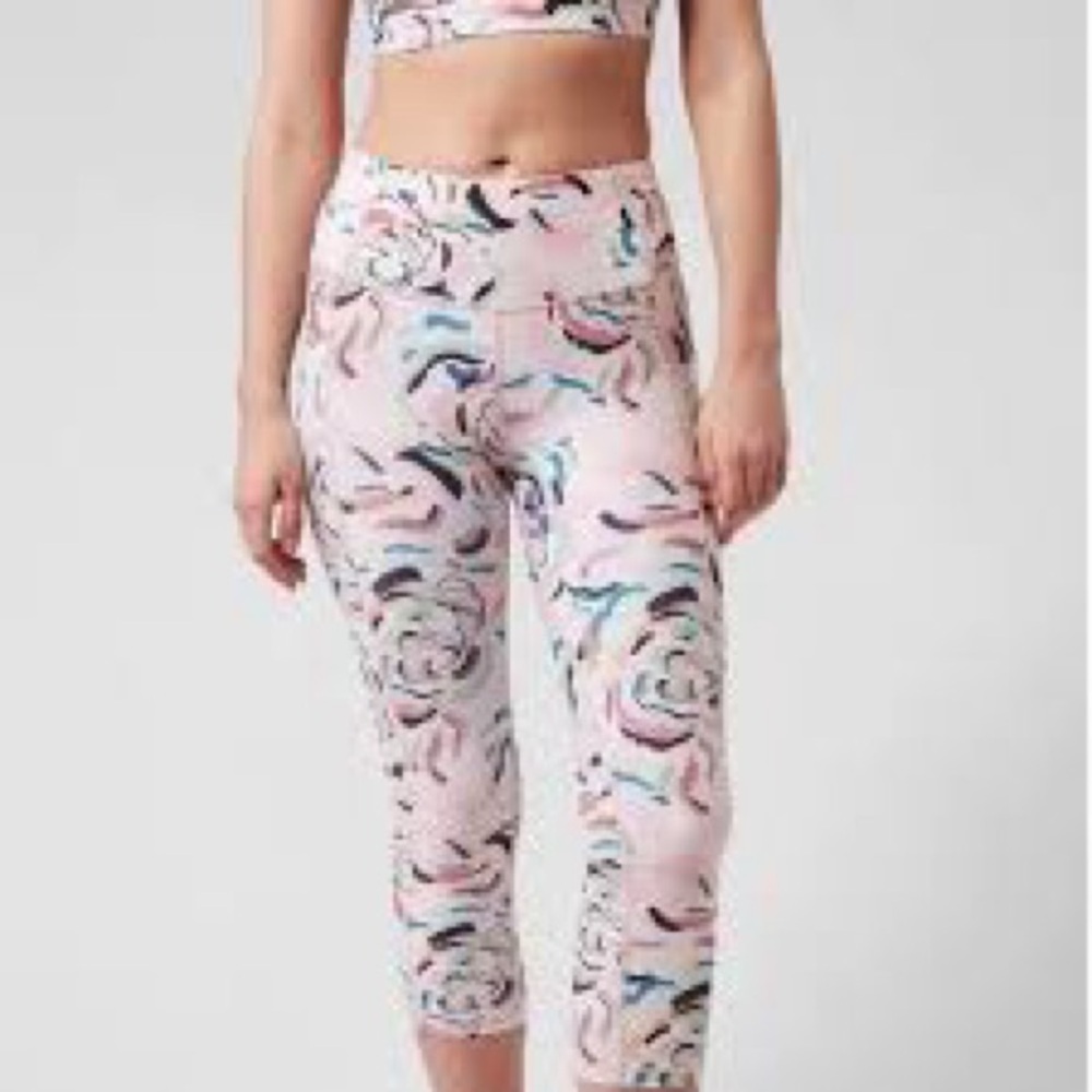Athleta Ultimate Stash II Capri Floral Orchid Legging Sz M